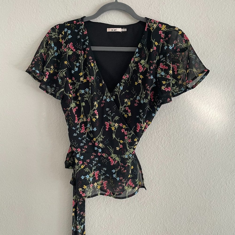 Mi Ami dark floral wrap around top size small